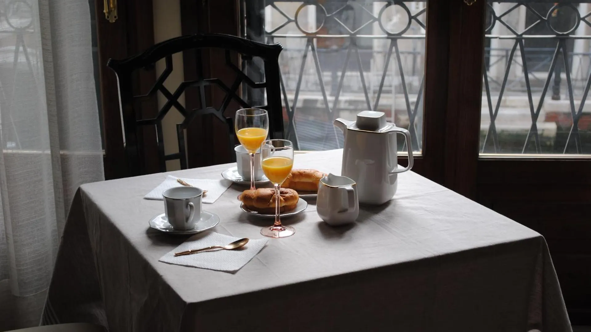 B&B San Firmino Canal View Venice Bed & Breakfast