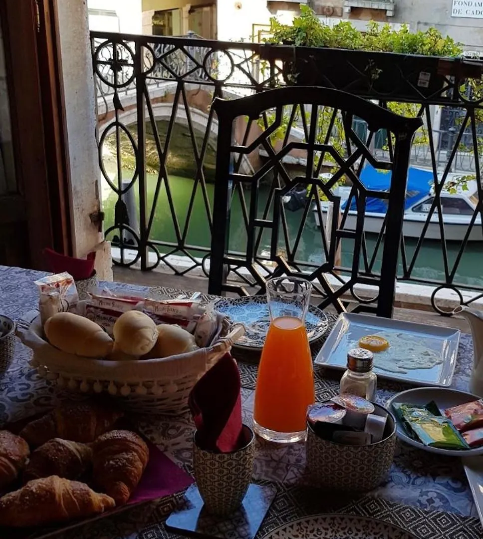 Bed & Breakfast B&B San Firmino Canal View Venedig