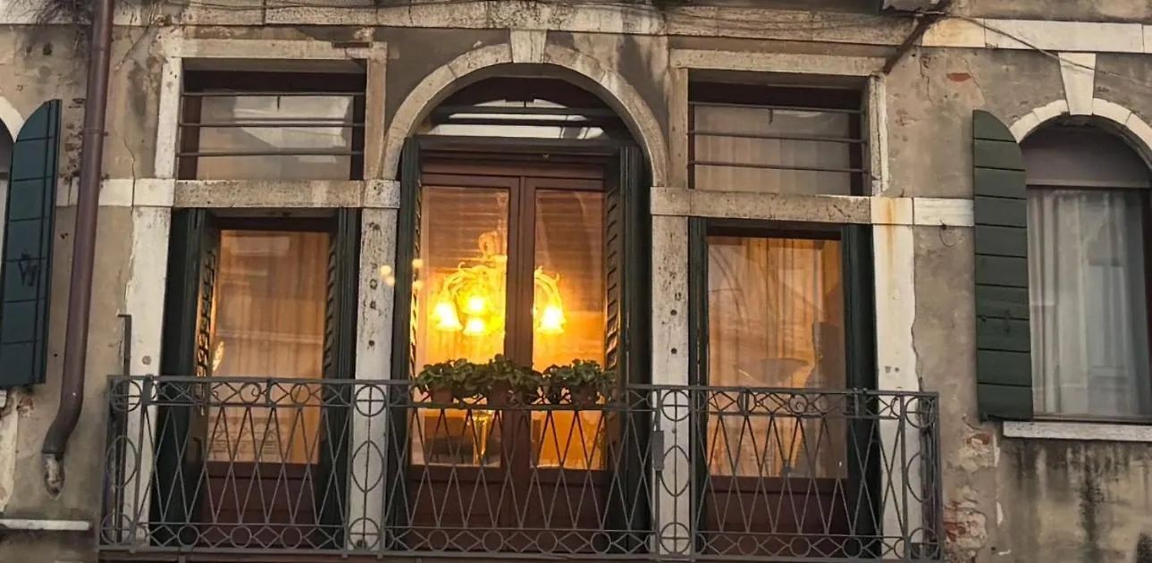 Bed & Breakfast B&B San Firmino Canal View Venedig