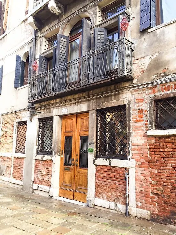 B&B San Firmino Canal View Venedig