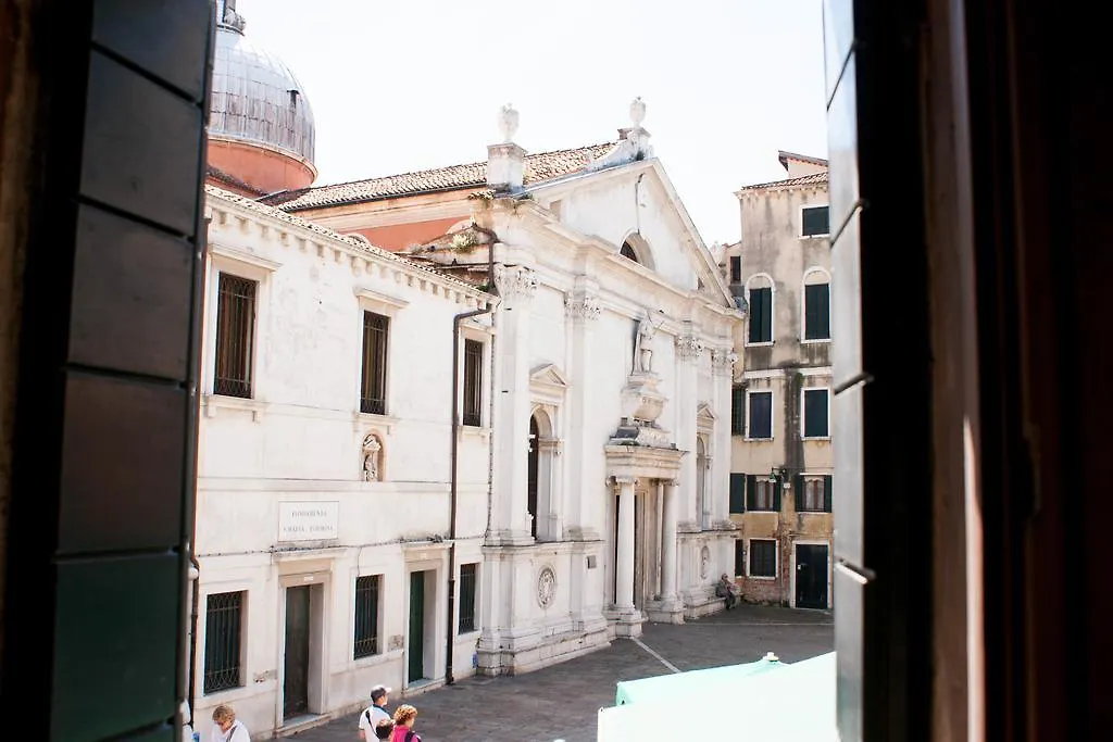B&B San Firmino Canal View Venedig