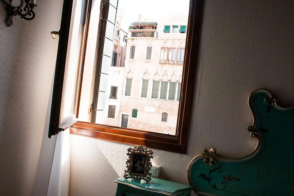 B&B San Firmino Canal View Venice Italy