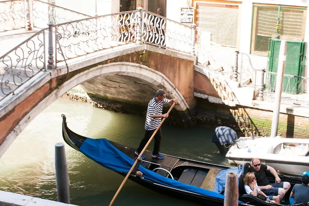 B&B San Firmino Canal View Venice Italy